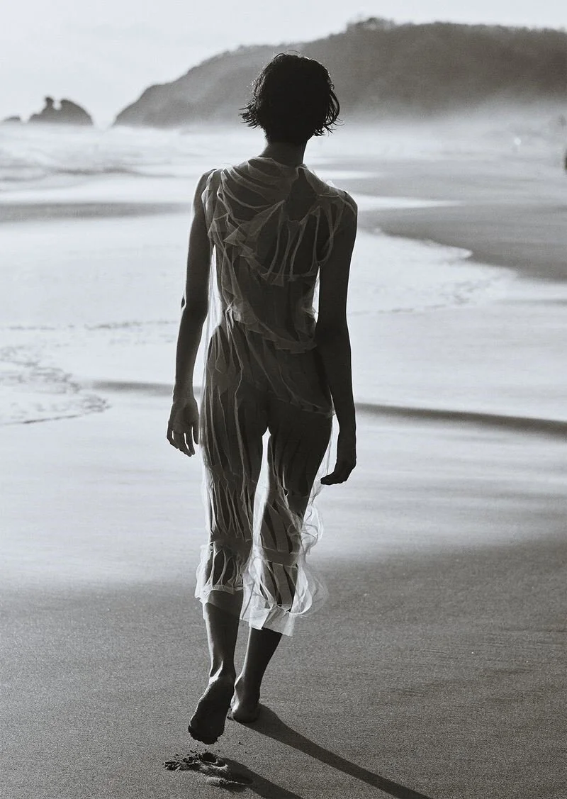 女性情報誌 Vogue Poland Magazine July/August 2021 Sonia Szostak Captures Marsella Rea in 'Mazunte' Waters — Anne of